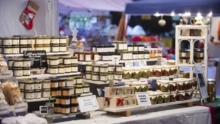 Le Marché des Saveurs et Artisans : L’occasion de découvrir une vaste palette de produits du terroir ainsi que de nombreuses créations artisanales.