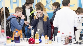 19'500 visiteurs, dont 9000 élèves valaisans, se sont rendus à Your Challenge – le Salon des Métiers et Formations – pour découvrir l’ensemble des possibilités offertes dans le monde professionnel.